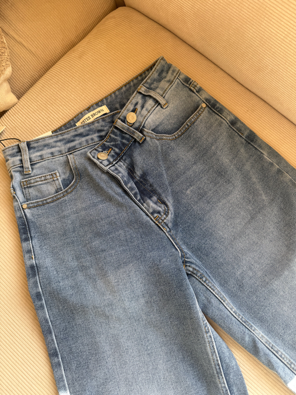 Jeans - asymmetrischer Schnitt